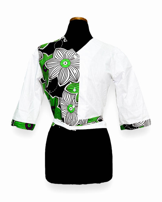 Claudette – Blusa Blanca con Panel Ankara Verde