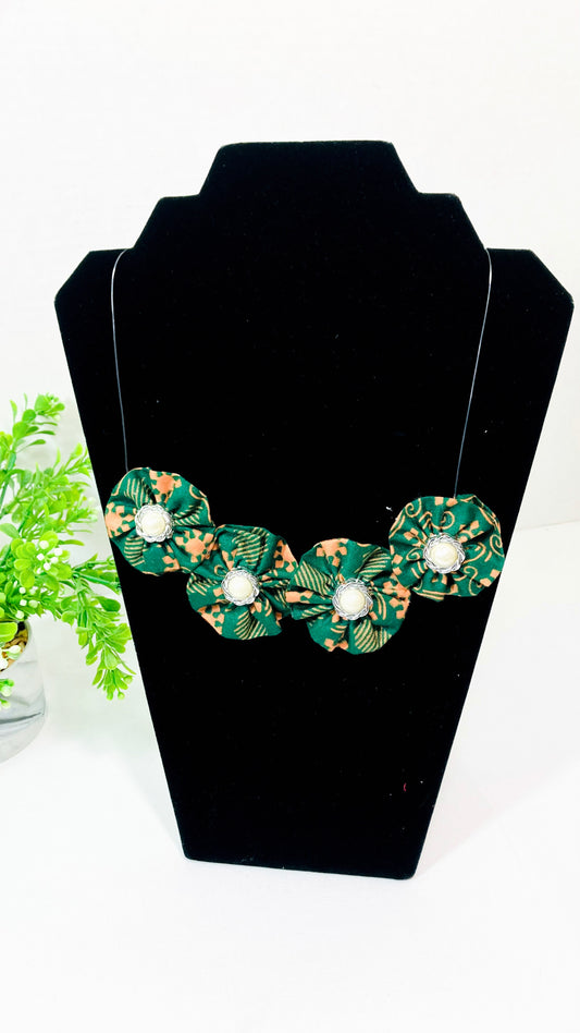 Ayse Clear Necklace Set