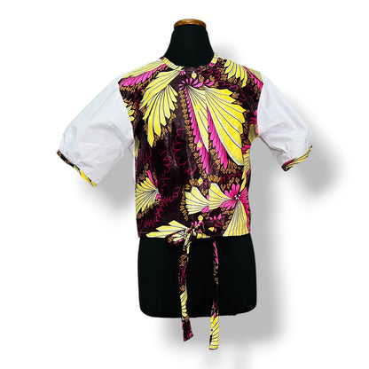 Addison – Blusa Ankara con Nudo y Mangas Globo